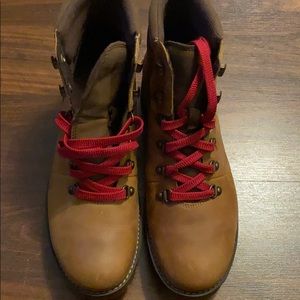 timberland boots w/ red lace